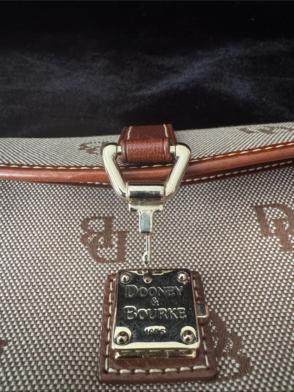 DOONEY & BOURKE Wristlet